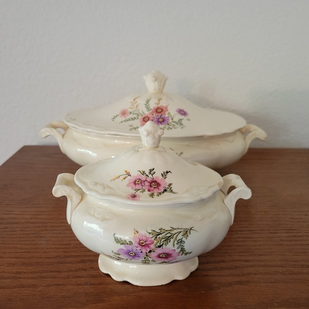 2-piece Homer Laughlin Casserole dish and Sugar bowl with lids